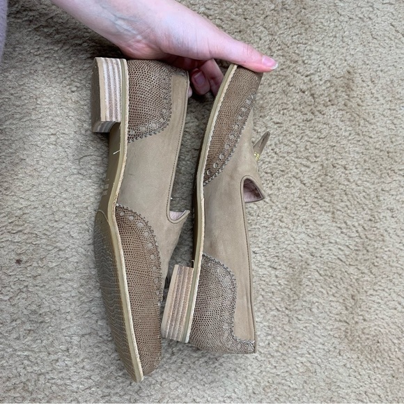 Stuart Weitzman Guything lizard print suede tassel tan loafers - Picture 4 of 9